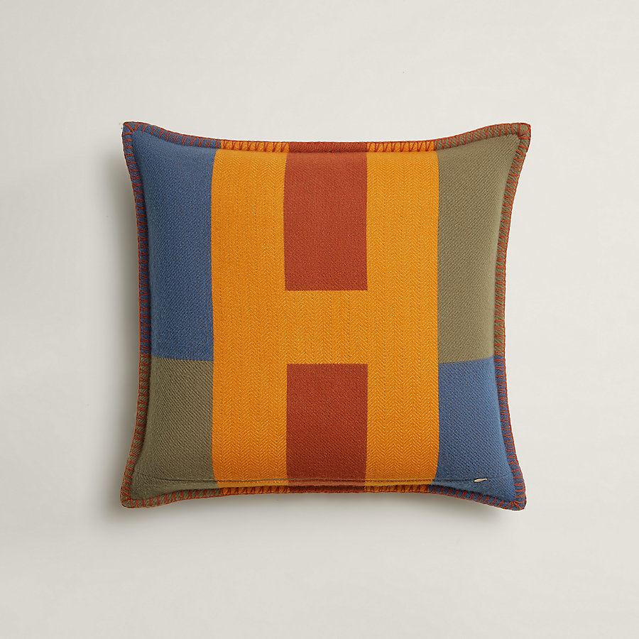 h-horizon-pillow--103942M 02-